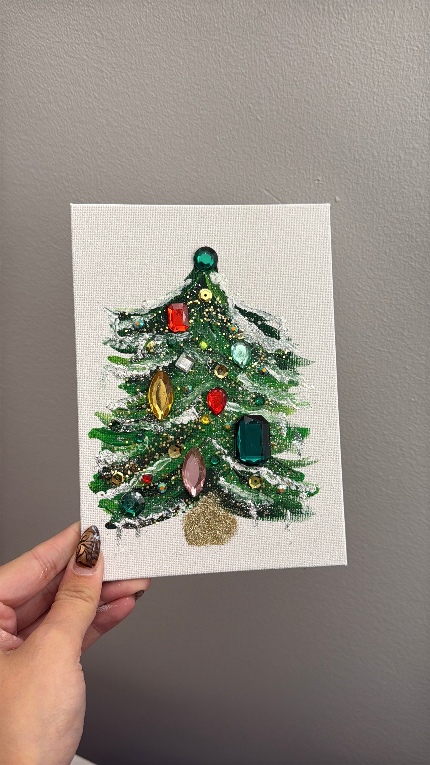 HOLIDAY TREE #04