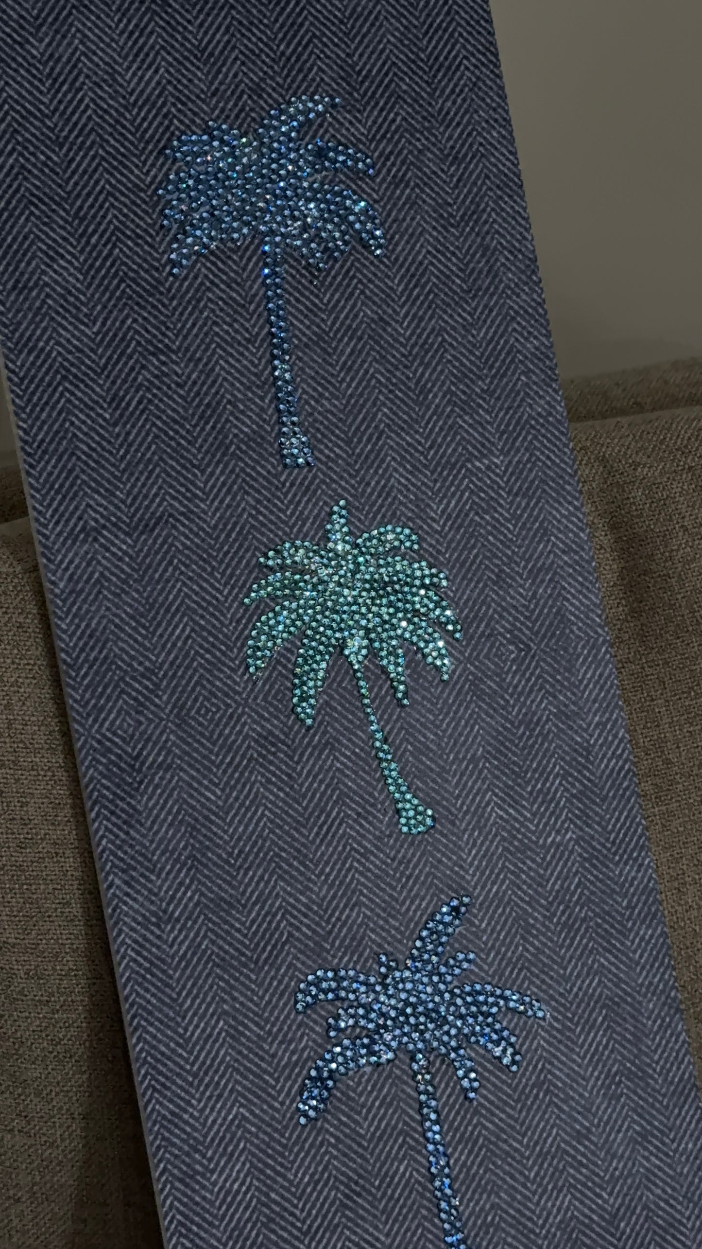 RHINESTONE DETAILING