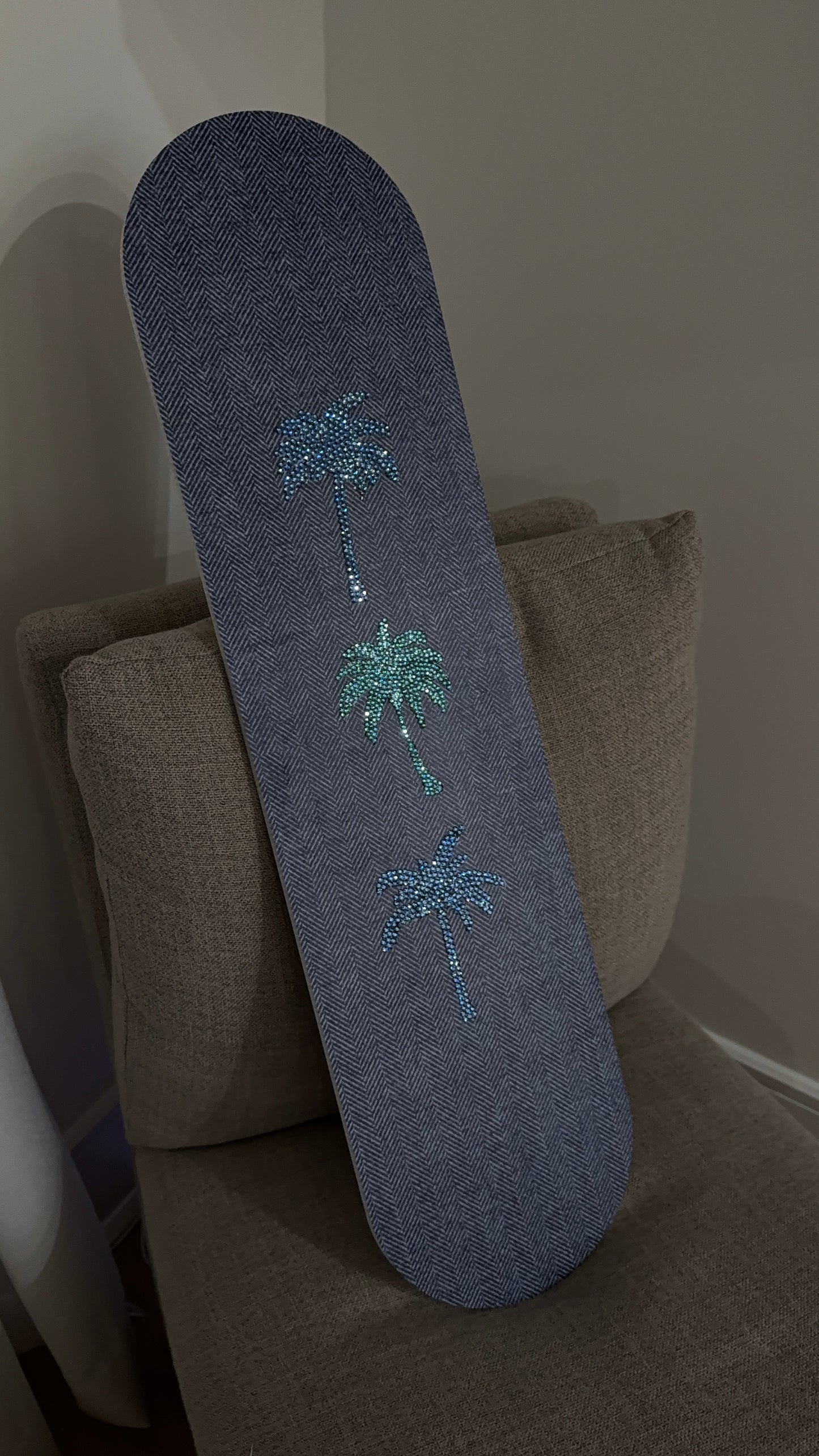 RHINESTONE DETAILING